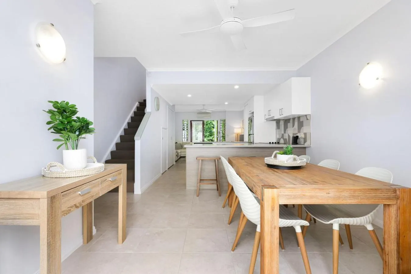 The Queenslander - Full Moon Terrace Port Douglas